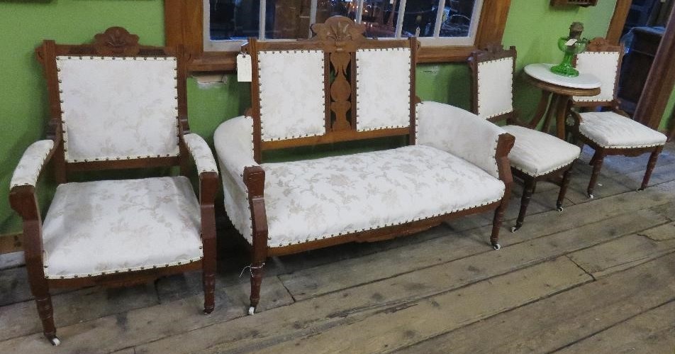 White parlor set (4 chairs with couch)